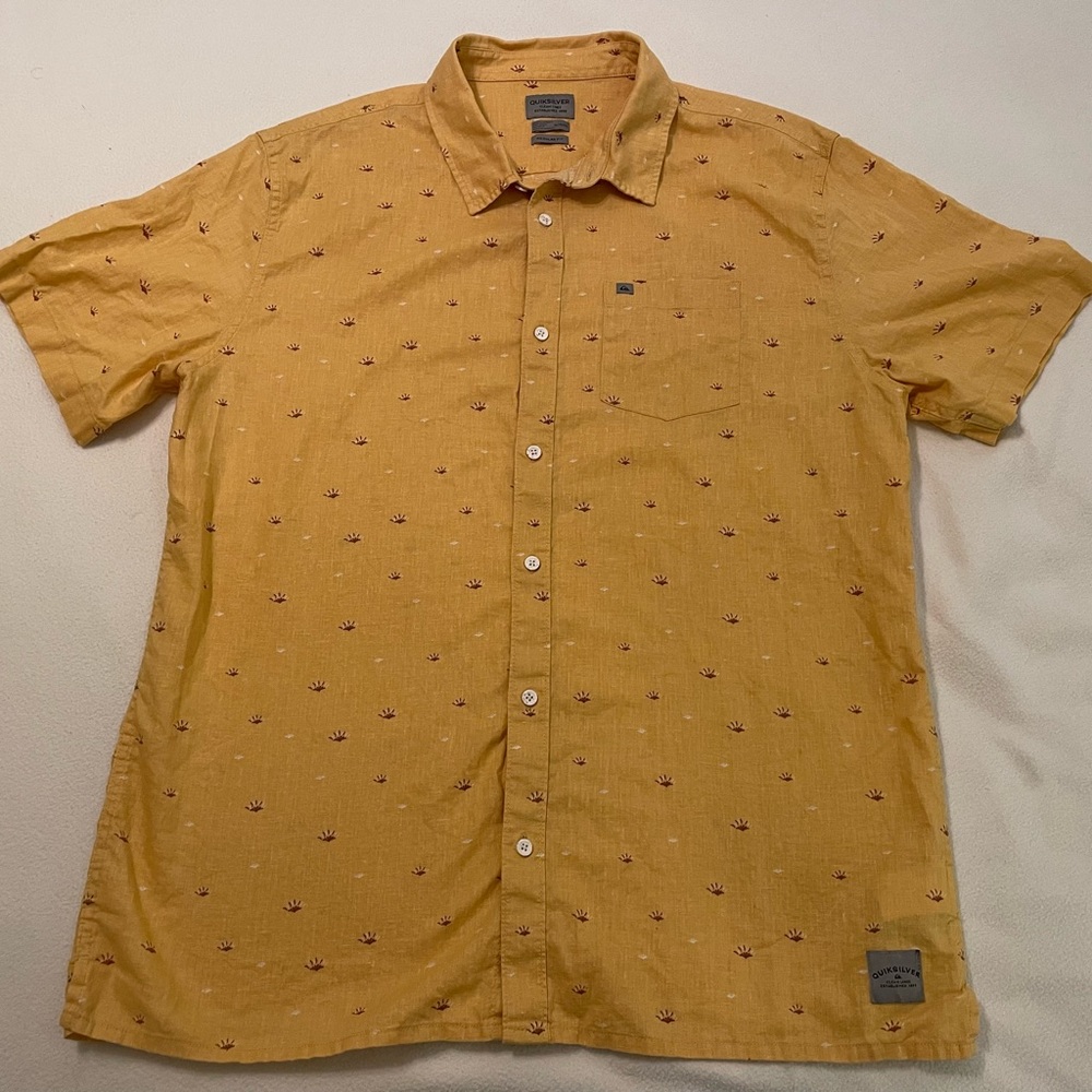 Quicksilver Men’s Mustard Yellow Short Sleeve Button Up Sunset Pattern XL
